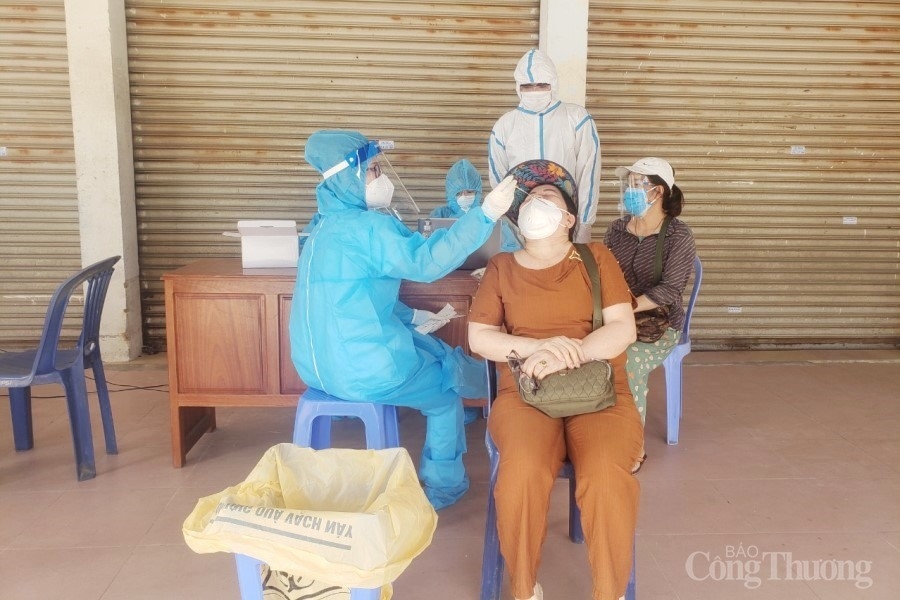 Đà Nẵng: Siêu thị tăng mạnh hàng thực phẩm tươi sống, tiểu thương các chợ nghiêm túc thực hiện giãn cách