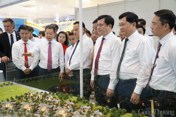 รองรัฐมนตรี Nguyen Sinh Nhat Tan เข้าร่วมพิธีเปิดนิทรรศการ East-West Economic Corridor International Trade, Tourism and Investment Fair 2022 – Da Nang