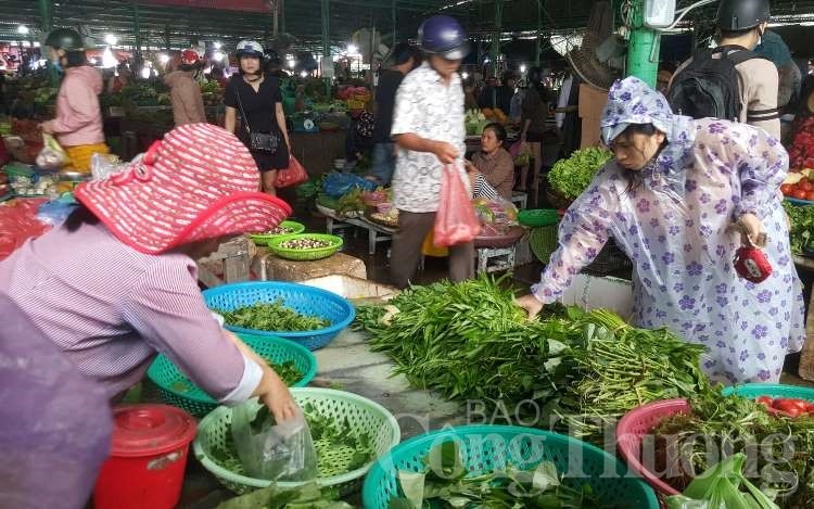 da nang hang hoa on dinh gia dip tet duong lich