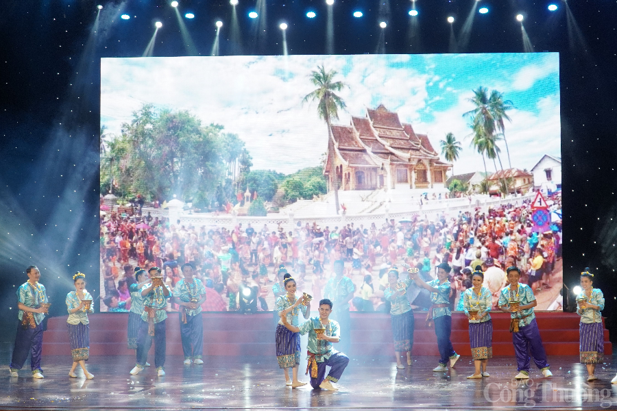 Những tiết mục nghệ thuật văn hóa Lào thắm tình hữu nghị tại thành phố Đà Nẵng Những tiết mục nghệ thuật văn hóa Lào thắm tình hữu nghị tại thành phố Đà Nẵng