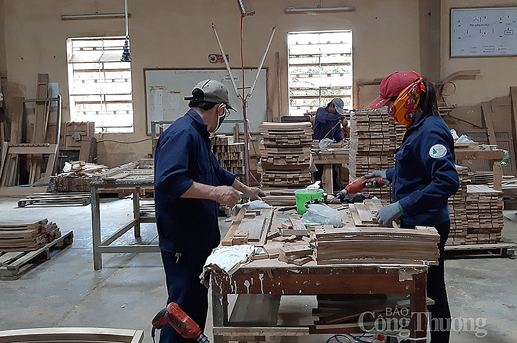 Xưởng sản xuất của Công ty CP chế biến gỗ nội thất Pisico (Bình Định)