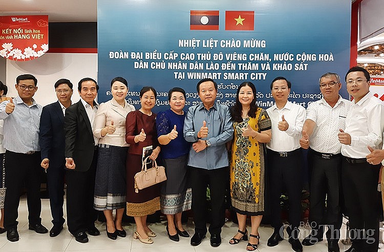 Đoàn đại biểu cấp cao thủ đô Viêng Chăn khảo sát thực tế tại siêu thị Hà Nội