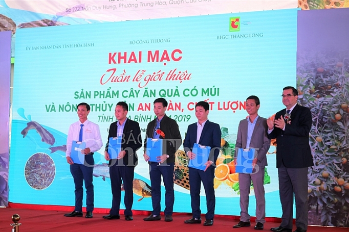 nong san an toan tinh hoa binh chinh phuc nguoi tieu dung ha noi