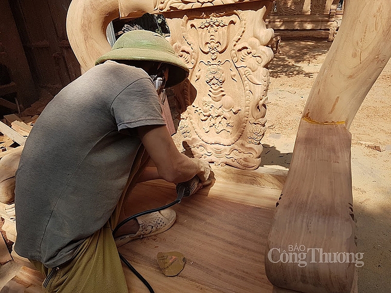 https://congthuong.vn/stores/news_dataimages/nguyenhanh/122021/09/10/in_article/4533_lang-nghe-go-Ha-Noi.jpg?rt=20211209104814