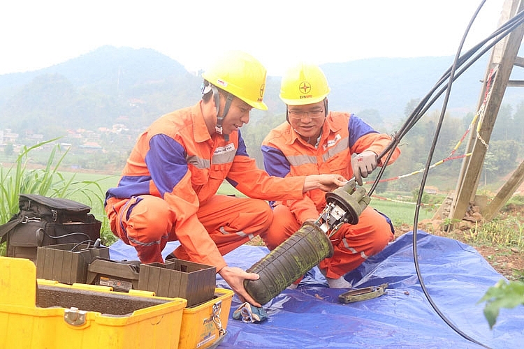 Công ty Điện lực Sơn La: Xóa các “vùng trắng” điện lưới quốc gia Công ty Điện lực Sơn La: Xóa các “vùng trắng” điện lưới quốc gia