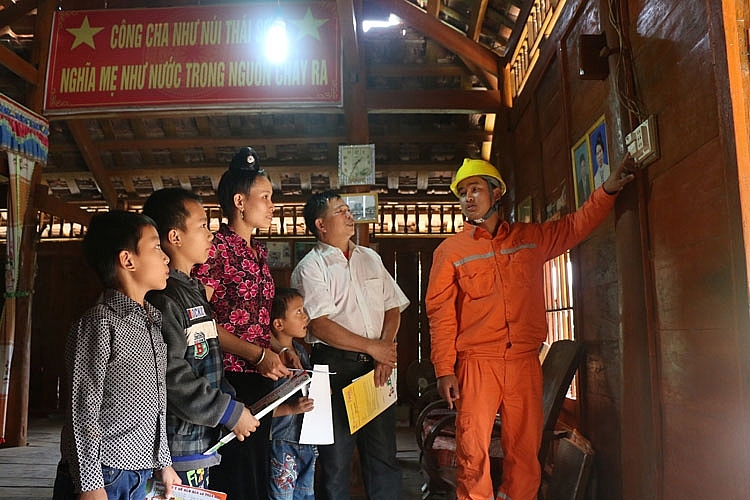 Công ty Điện lực Sơn La: Xóa các “vùng trắng” điện lưới quốc gia Công ty Điện lực Sơn La: Xóa các “vùng trắng” điện lưới quốc gia