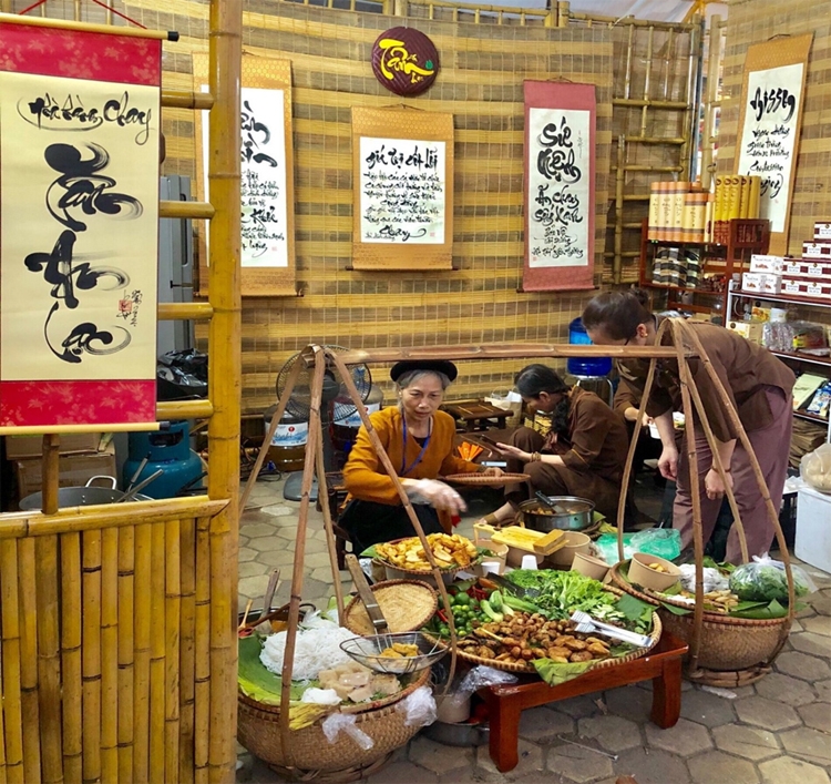 Thưởng thức đặc sản tại Lễ hội ẩm thực và du lịch làng nghề truyền thống