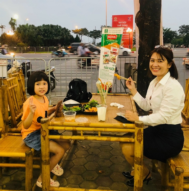 Tưng bừng những ngày đầu tại Lễ hội ẩm thực và du lịch làng nghề truyền thống Hà Nội 2022