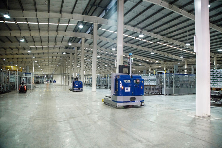 Thủ tướng Chính phủ đánh giá Vinamilk là doanh nghiệp điển hình “vừa sản xuất, vừa chiến đấu” trong dịch Covid-19