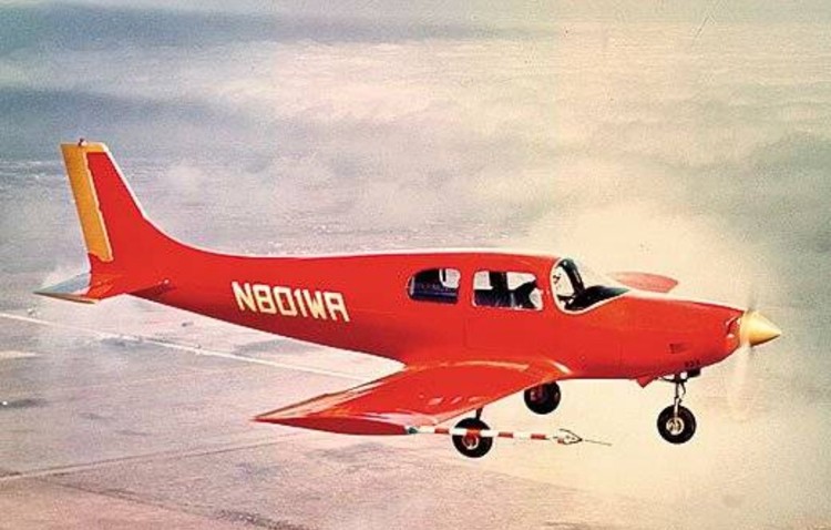 Windecker A-7 Eagle - chiếc máy bay hoàn toàn bằng composite đầu tiên