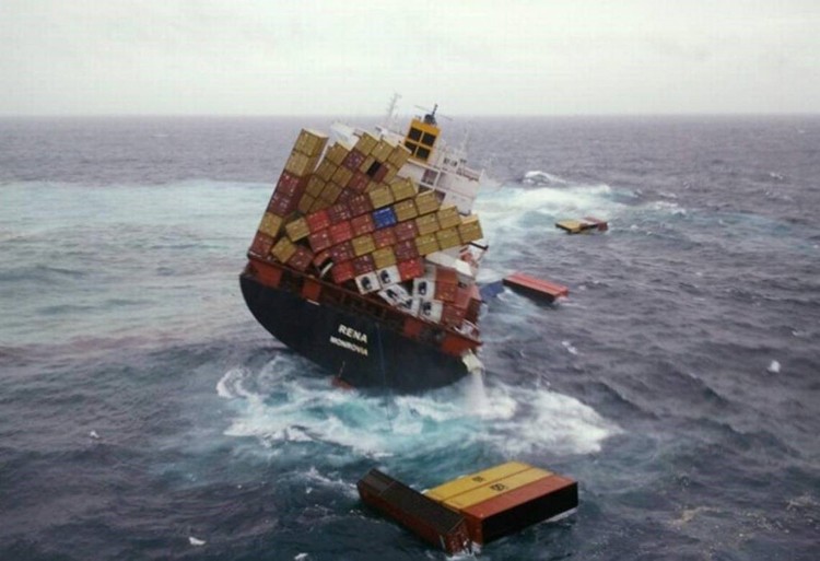 Số lượng container toàn cầu bị mất trên biển tăng cao bất thường