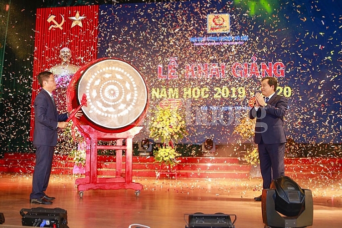 bo truong tran tuan anh dai hoc cong nghiep luon la don vi di dau khoi truong thuoc bo