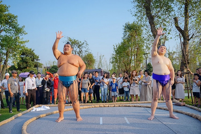 hai dai vo si sumo noi tieng nhat ban bat ngo xuat hien tai viet nam