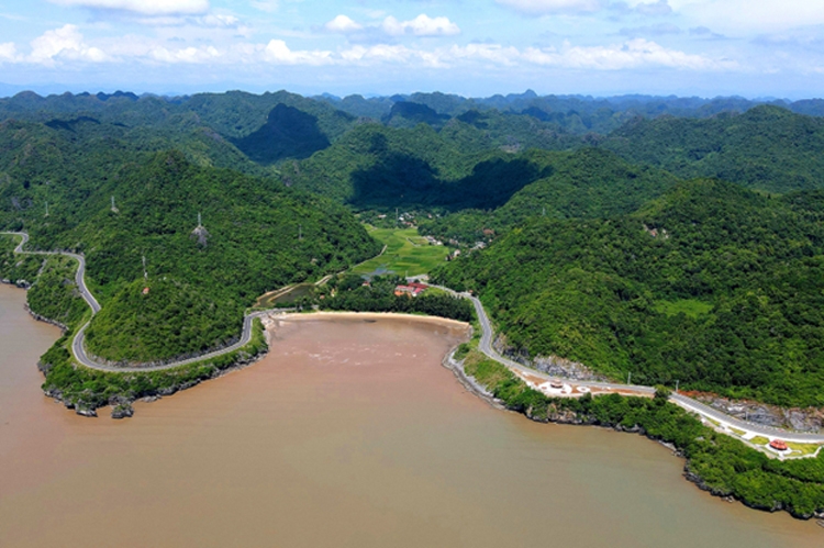 Hải Phòng hoàn thành tuyến đường 20 km xuyên đảo Cát Hải - Cát Bà Hải Phòng hoàn thành tuyến đường 20 km xuyên đảo Cát Hải - Cát Bà