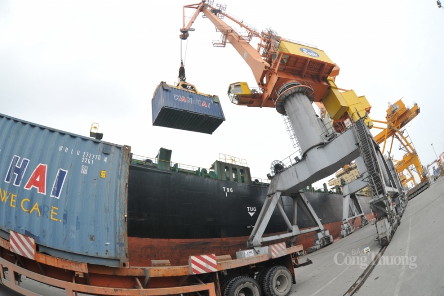 Xuất nhập khẩu năm 2022 có thể vượt 700 tỷ USD Xuất nhập khẩu năm 2022 có thể vượt 700 tỷ USD