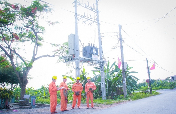 pc ha nam tuyen truyen bao ve hanh lang an toan luoi dien cao ap va an toan su dung dien trong nhan dan