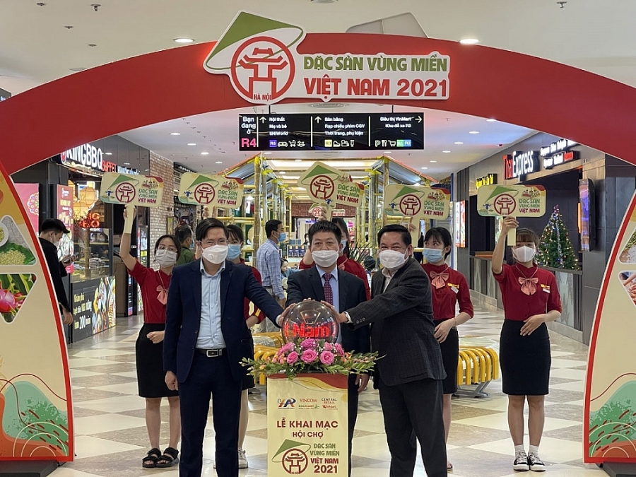 Hàng trăm tấn nông sản được tiêu thụ qua VinMart tại Hội chợ Đặc sản Vùng miền Việt Nam 2021