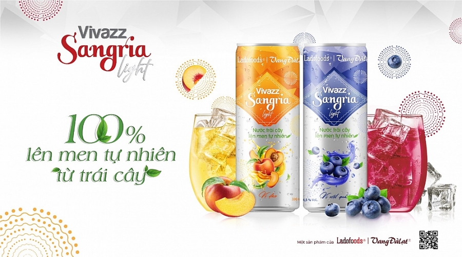 Vivazz Sangria Light - Sản phẩm đươc đóng lon dung tích 330 ml và có nồng độ cồn 4.5% thu được từ quá trình lên men tự nhiên từ trái cây