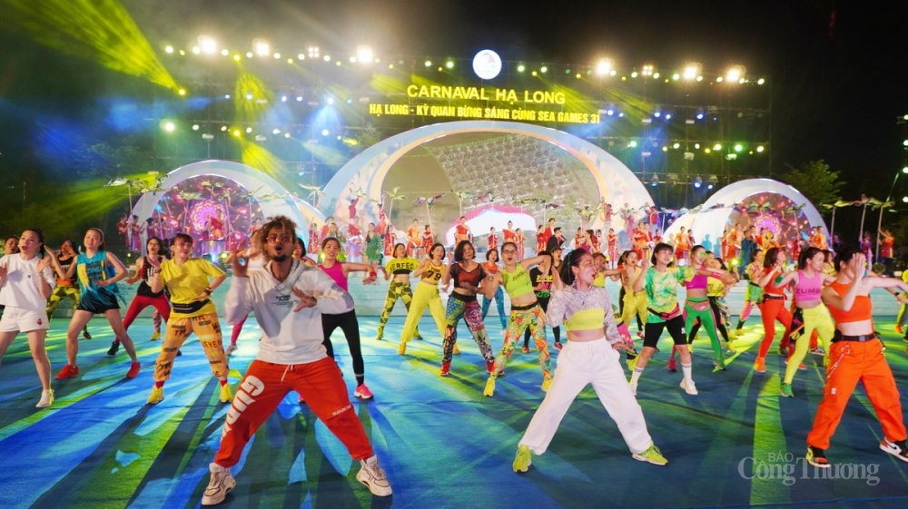 Carnaval Hạ Long 2022 đem đến những trải nghiệm thú vị cho người dân, du khách. Carnaval Hạ Long 2022 đem đến những trải nghiệm thú vị cho người dân, du khách.