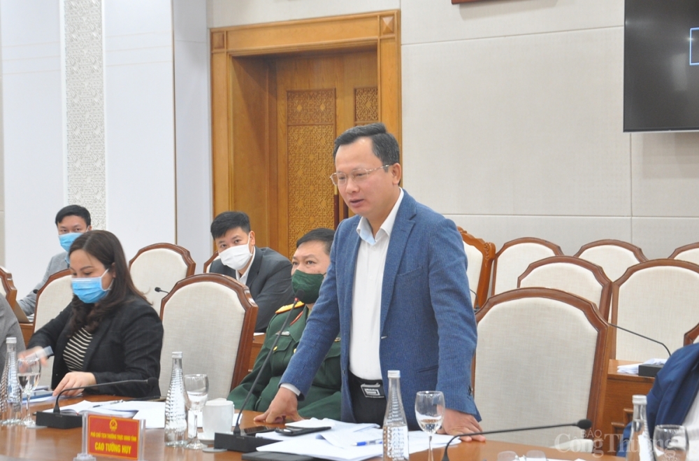 Ông  Cao Tường Huy, Phó Chủ tịch Thường trực UBND tỉnh Quảng Ninh phát biểu tại buổi làm việc