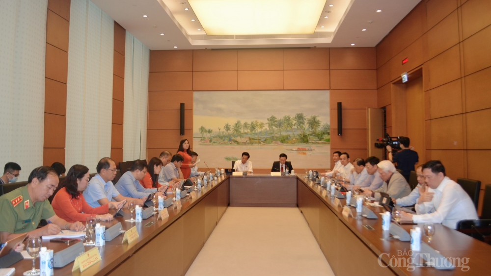 Tạo cơ chế, chính sách đặc thù tỉnh Khánh Hòa thành đô thị hạt nhân