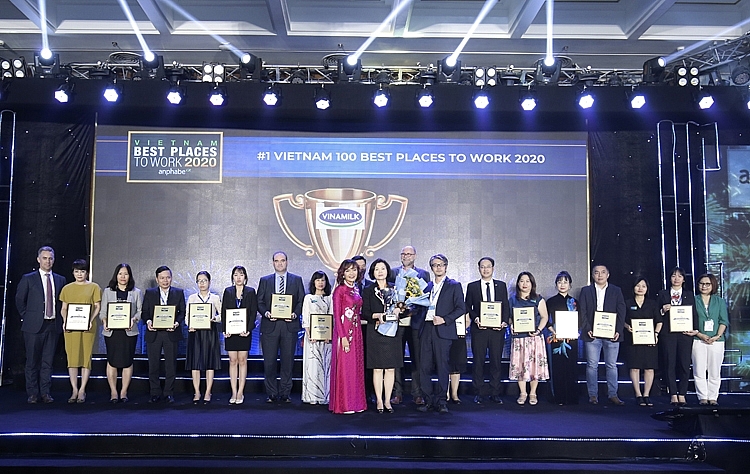 Nỗ lực đảm bảo các giá trị mang đến cho người lao động trong năm qua, Vinamilk được bình chọn là Nơi làm việc tốt nhất Việt Nam năm thứ 3 liên tiếp