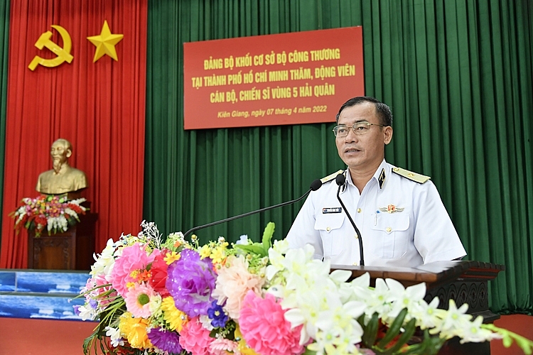 Chuẩn Đô đốc Nguyễn Đăng Tiến phát biểu