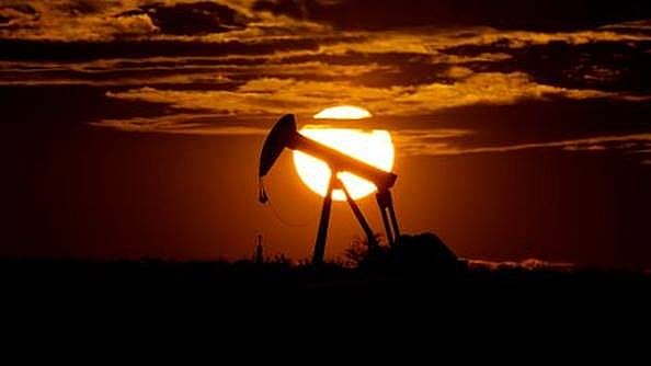 Giá dầu thô tăng mang lại những “điềm báo” cho châu Á