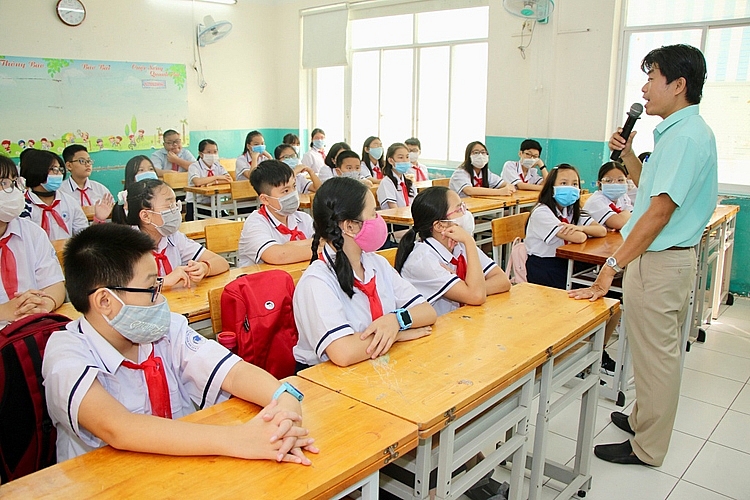 Thông tư 22/2021/TT-BGDĐT của Bộ Giáo dục và Đào tạo quy định về đánh giá học sinh THCS-THPT, trong đó có nhiều điểm mới về cách đánh giá, tính điểm học sinh