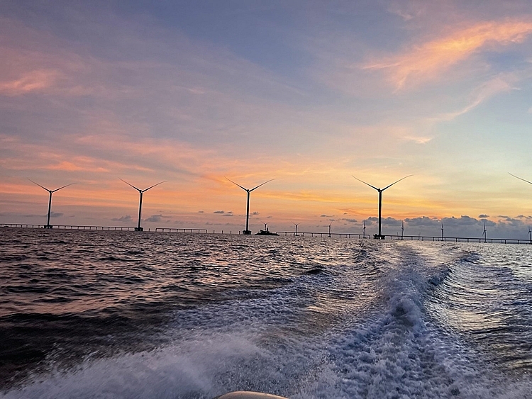 Dự án điện gió biển Đông Hải 1 hoàn thành lắp đặt trụ gió cuối cùng