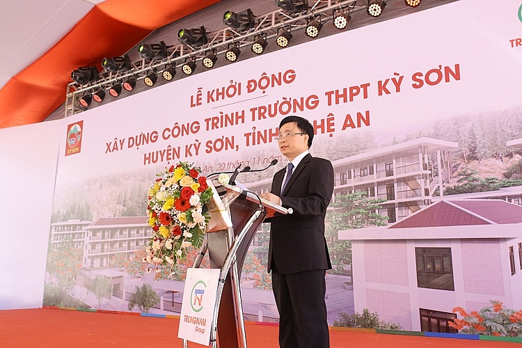 Ông Bùi Đình Long - Phó Chủ tịch UBND tỉnh Nghệ An