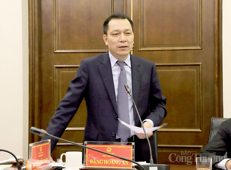 Bộ trưởng Nguyễn Hồng Diên: Quản lý thị trường cần khẳng định vị thế, để nâng cao uy tín của ngành