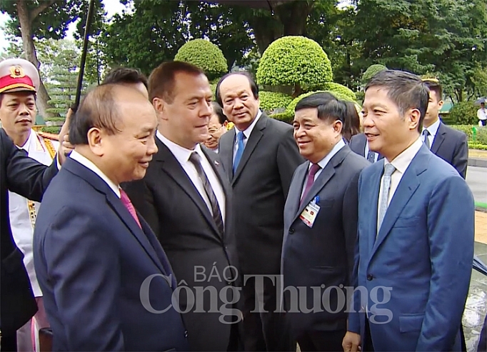 thu tuong lien bang nga dmitry medvedev tham chinh thuc viet nam