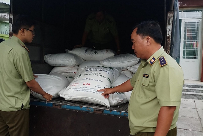 an giang phat hien 2000kg duong cat nhap khau chua co hoa don chung tu