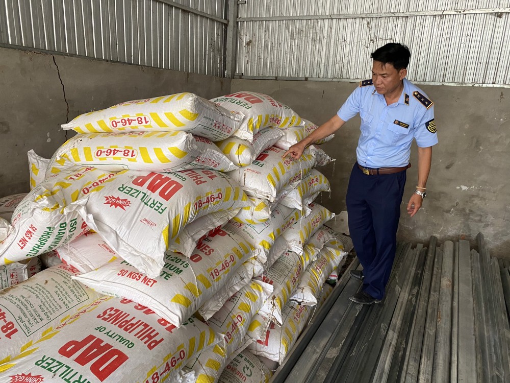 Quản lý thị trường Kiên Giang phát hiện 2,5 tấn phân bón giả