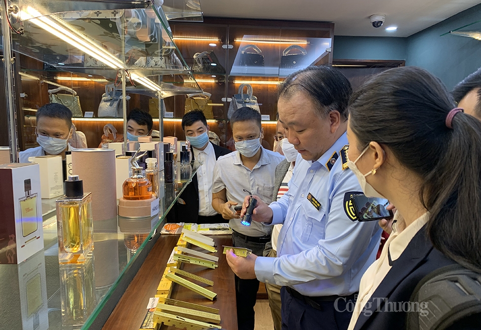 Đa dạng kênh thông tin nhận diện hàng thật - giả cho người tiêu dùng