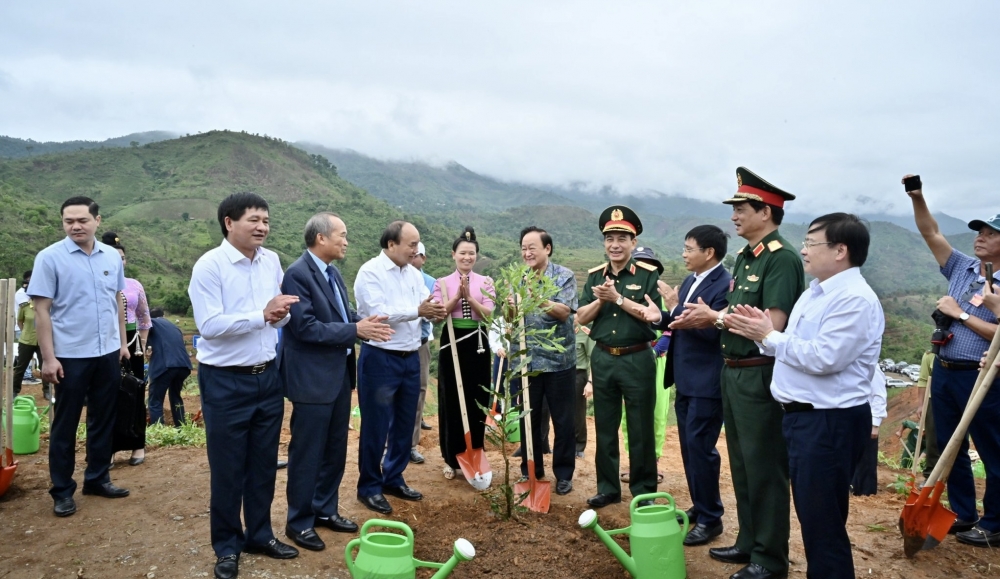 Chủ tịch nước Nguyễn Xuân Phúc dự khánh thành Đền thờ liệt sỹ tại chiến trường Điện Biên Phủ