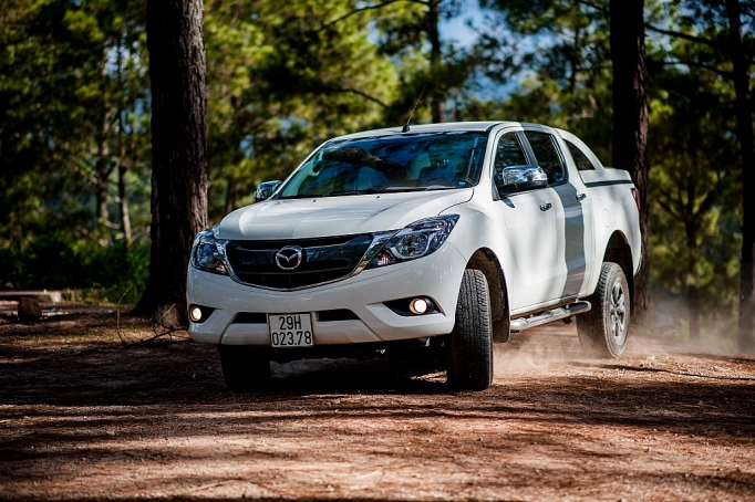 mazda bt 50 giam den 60 trieu dong