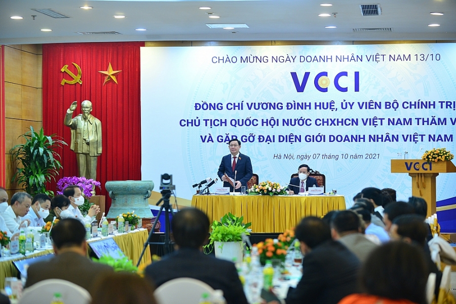 Niềm tin vào doanh nhân đất Việt